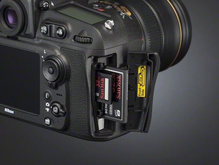 دوربین نیکون D810 با دو لنز